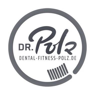 Logo von Dr. Polz, bestehend aus Schriftzug und grafischen Elementen in einem runden, grauen Rahmen.