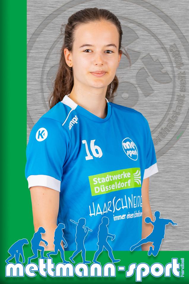 Portrait einer jungen Sportlerin in einem blauen Handballtrikot mit der Nummer 16 vor einem grauen Hintergrund.