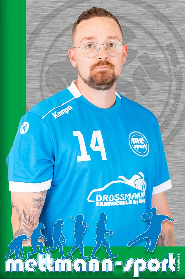 Portrait eines Mannes im blauen Handballtrikot mit der Nummer 14, vor einem grafischen Hintergrund und Vereinslogo.