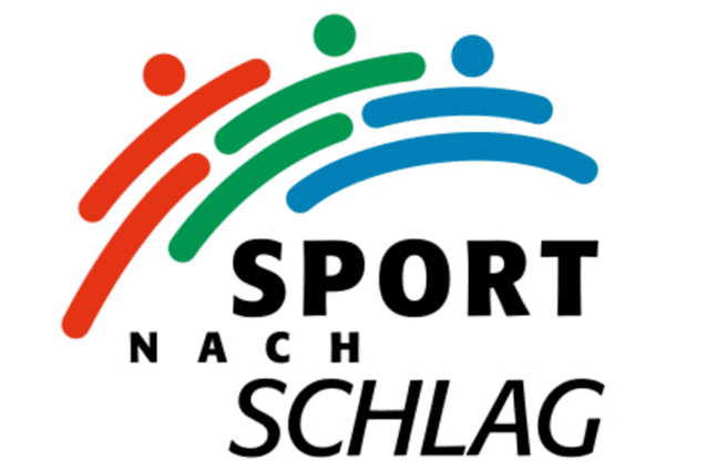 Logo von "Sport nach Schlag" mit drei stilisierten Sportlerfiguren in rot, gr&uuml;n und blau sowie Projektinformationen darunter.