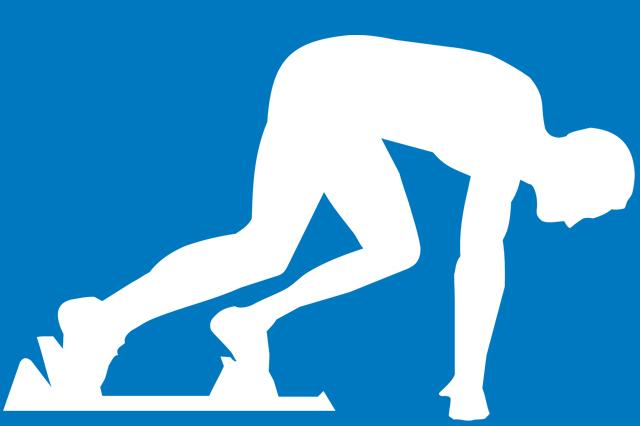 Blauer Hintergrund mit einer weißen Silhouette (männlich), die abgestützt in der Startposition im Startblock ist.
