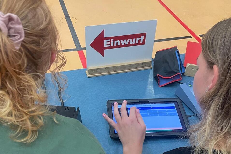 Der Förderverein hat den Basketballern bei der Anschaffung neuer notwendiger Technik für den Trainings-/ Spielbetrieb geholfen.