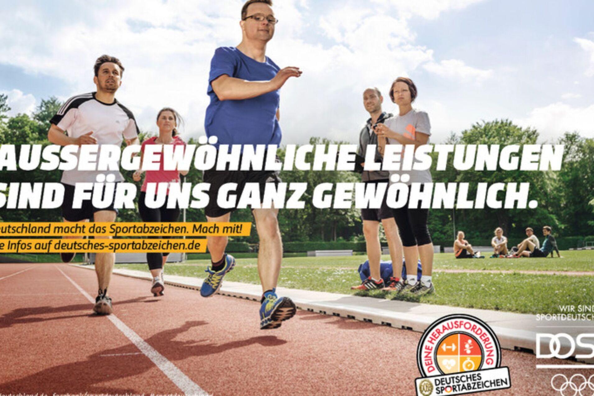 Gruppen von Sportlern auf einer Laufbahn, die f&uuml;r das Deutsche Sportabzeichen werben, mit Informationen zum Event.