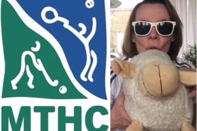 Logo des MTHC neben einer Frau mit Sonnenbrillen, die ein Plüschschaf hält und in die Kamera lächelt.