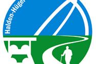 Logo von Halden-Hügel-Hopping mit stilisierten Hügeln, Wanderweg und Wanderer vor blauer und grüner Hintergrundgestaltung.