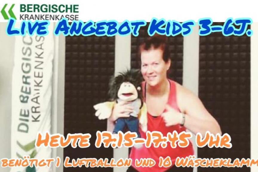 Banner f&uuml;r ein Online-Kinderprogramm mit Informationen zu einer Aktivit&auml;ts-Challenge, inklusive Zeit und Materialien.